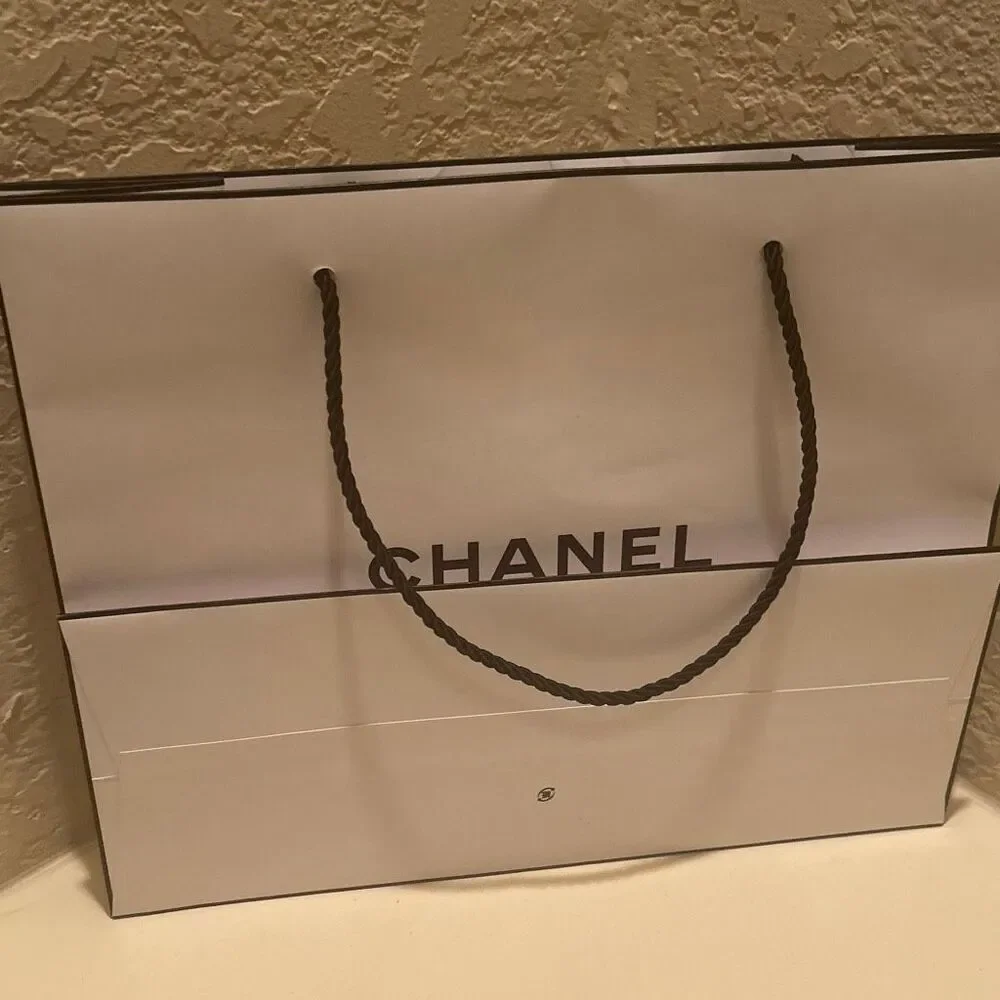 Chanel Shopping Bag Luxury Gift Bag White Black Logo Minimalist Display Decor